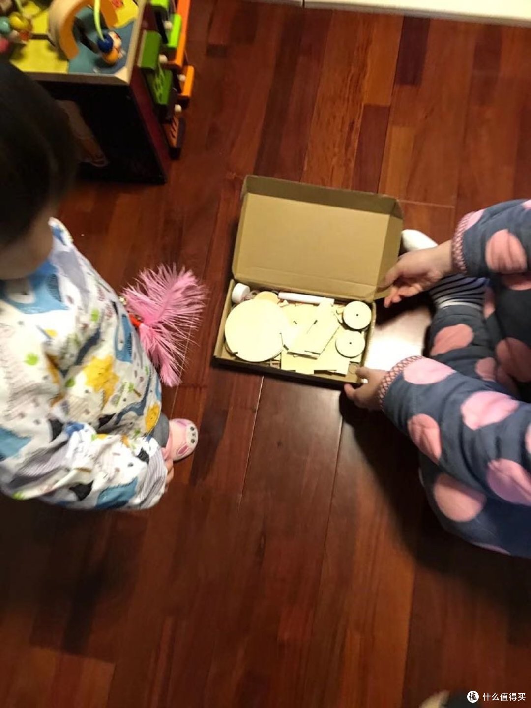2020的新年只能宅在家里给孩子提前做兔子灯!