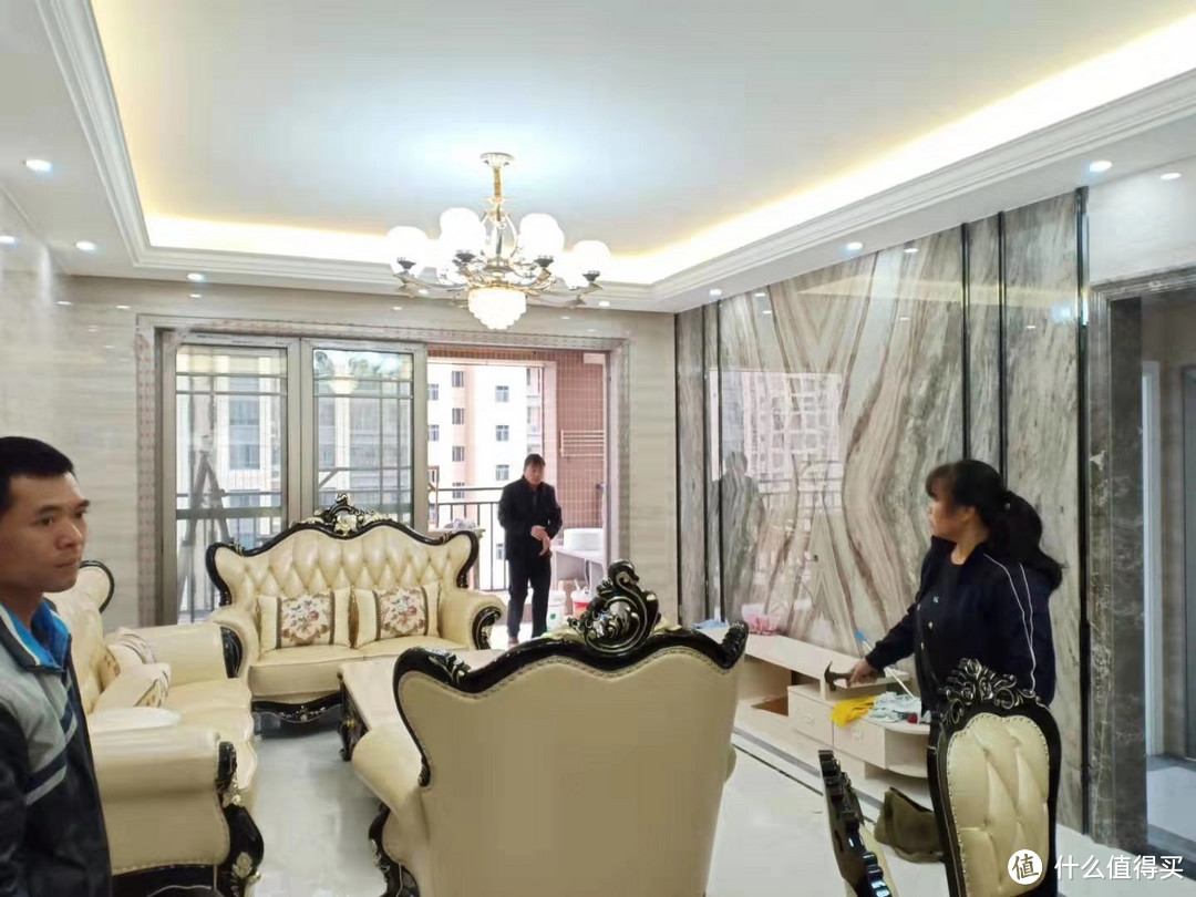 客厅大吊灯的安装 一个十八线商家和大家聊聊