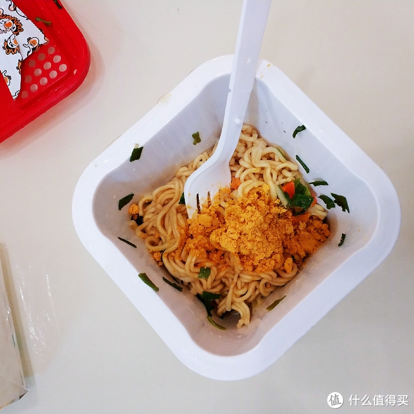 尝新7款速食面/饭，这碗【奔跑吧蛋蛋】干拌面能把我从睡梦中香醒