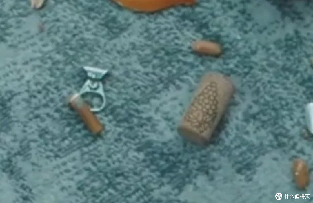 囧妈里徐峥喝的酒，和他的富豪身份并不符合