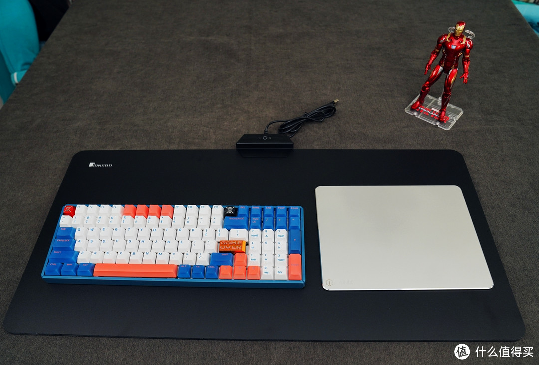 iQunix F96 珊瑚海键盘、Zomo限量键帽和乔思伯MP-3鼠标垫