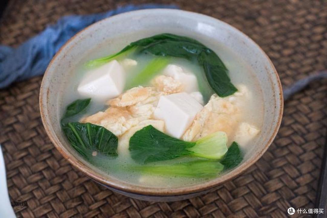 宅在家不出门易长胖,这9种食物,女生每天吃一道,体重蹭蹭降