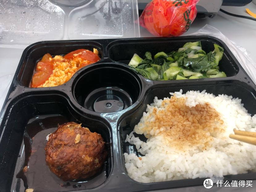 疫情来袭,正月初七开始上班了,看看上海的现状?上班的人多吗?地铁人多吗