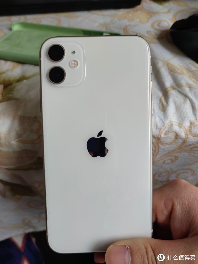 向值友们汇报:除夕夜下单的4999纯白128G iPhone11✍︎✍︎