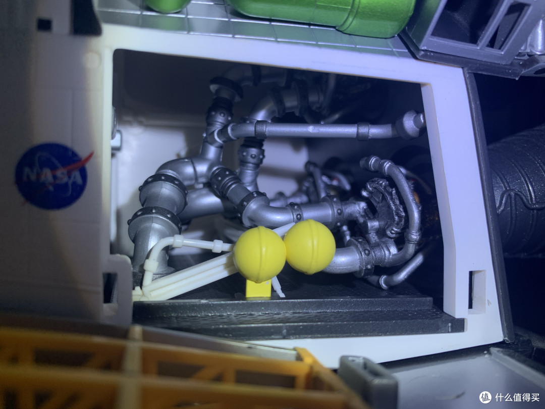 还是首晒--4D Master SPACE SHUTTLE CUTAWAY 发现号航天飞机