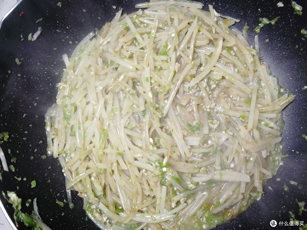 第一次切丝菜--青椒末土豆丝