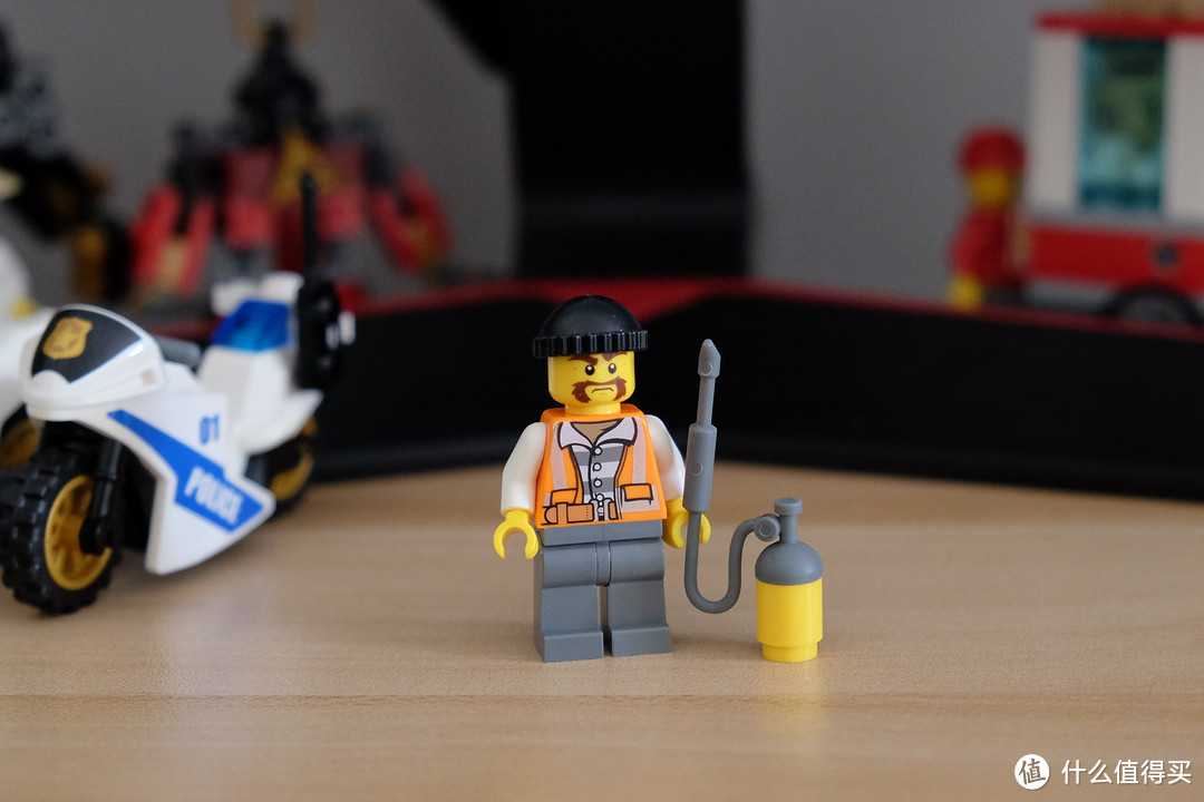 宅在家中无从乐,不如拆盒乐高做——LEGO 乐高60137 拖车追逐
