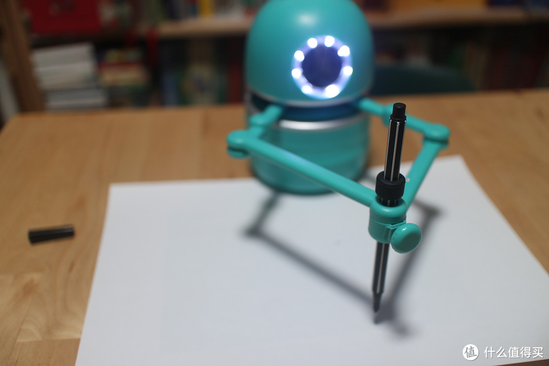 有趣的哄娃神器 - 体验Quincy昆希绘画机器人