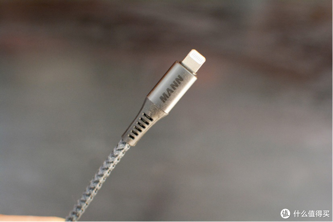 断线终结者！苹果MFi认证凯夫拉编织充电数据线体验！
