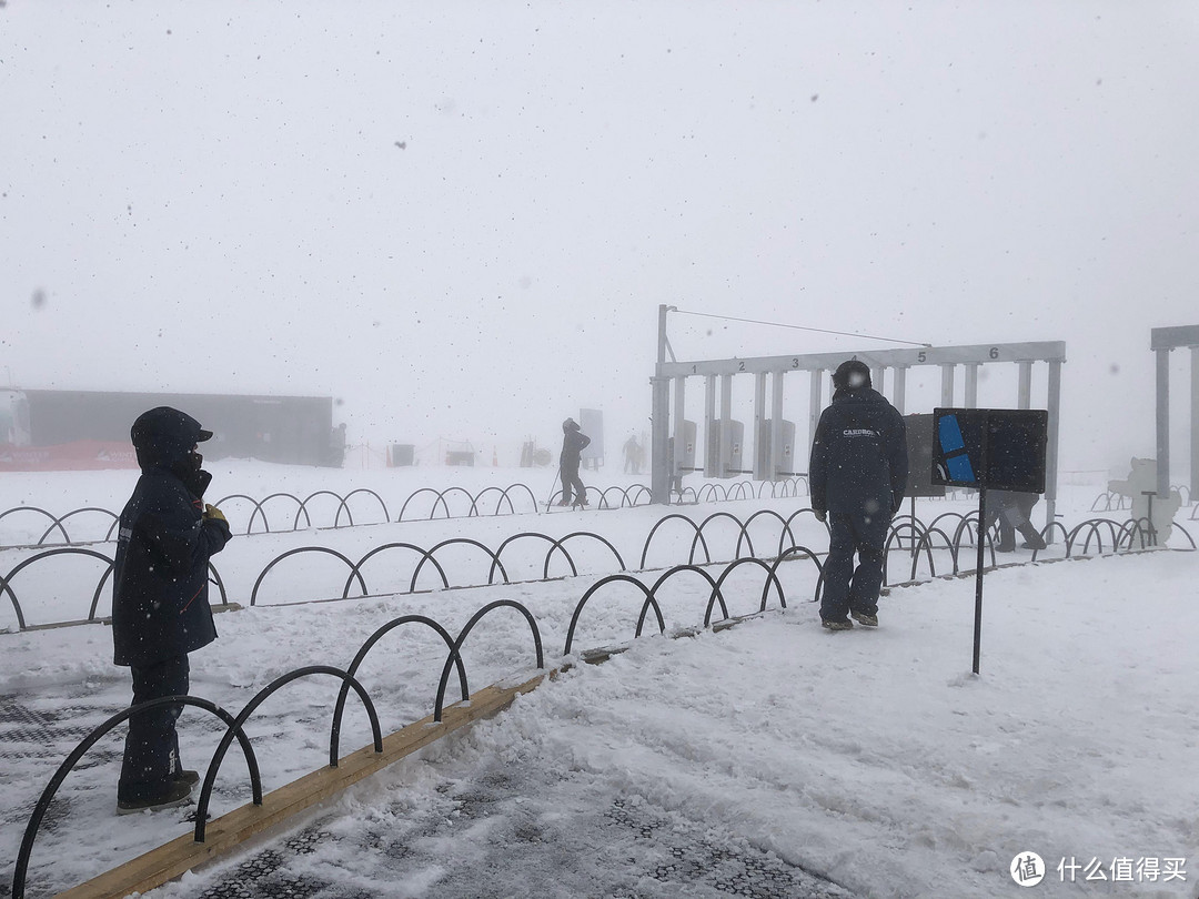 卧槽这么大的雪，热带人活久见！