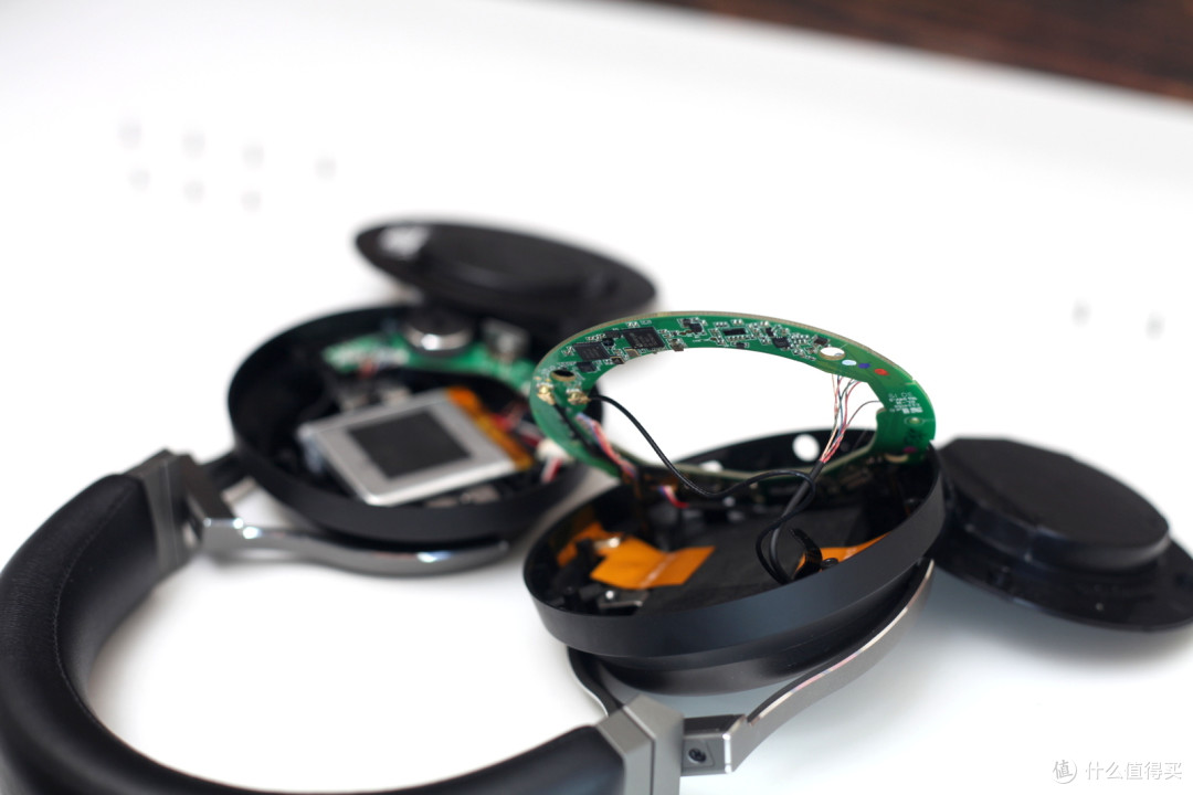这才是旗舰级耳机该有的样子,海盗船VIRTUOSO RGB WIRELESS SE鉴赏家