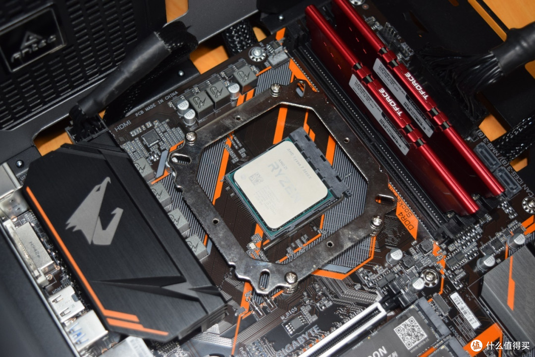 3800X配B450主板可行？技嘉新小雕AORUS ELITE装机实测