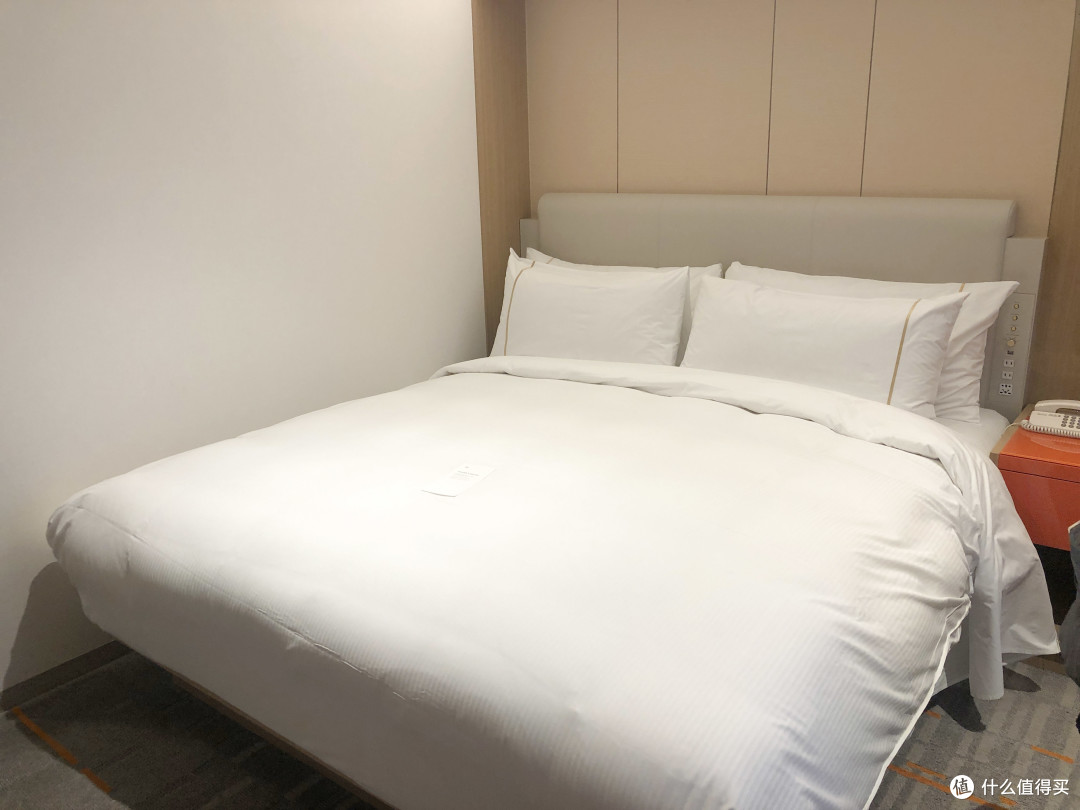 1.8米大床房