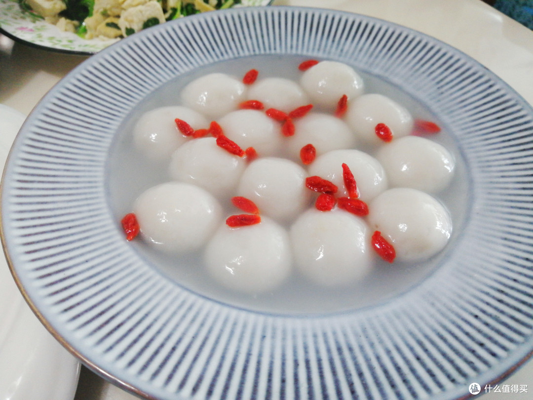 宅家小半月,用现有物资整了6个菜,花灯汤圆一样不少,不负元宵