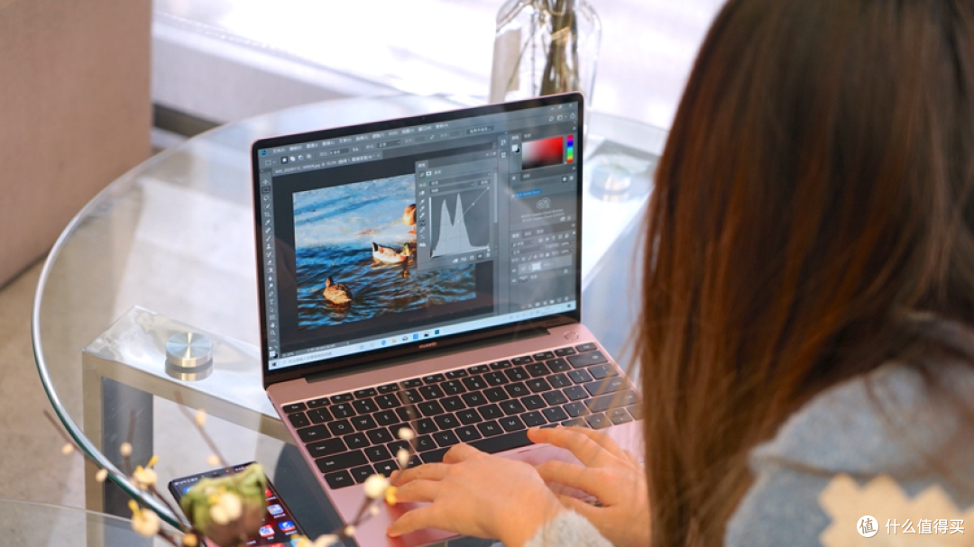华为MateBook 13 2020款樱粉金测评:少女心配色,智慧移动办公
