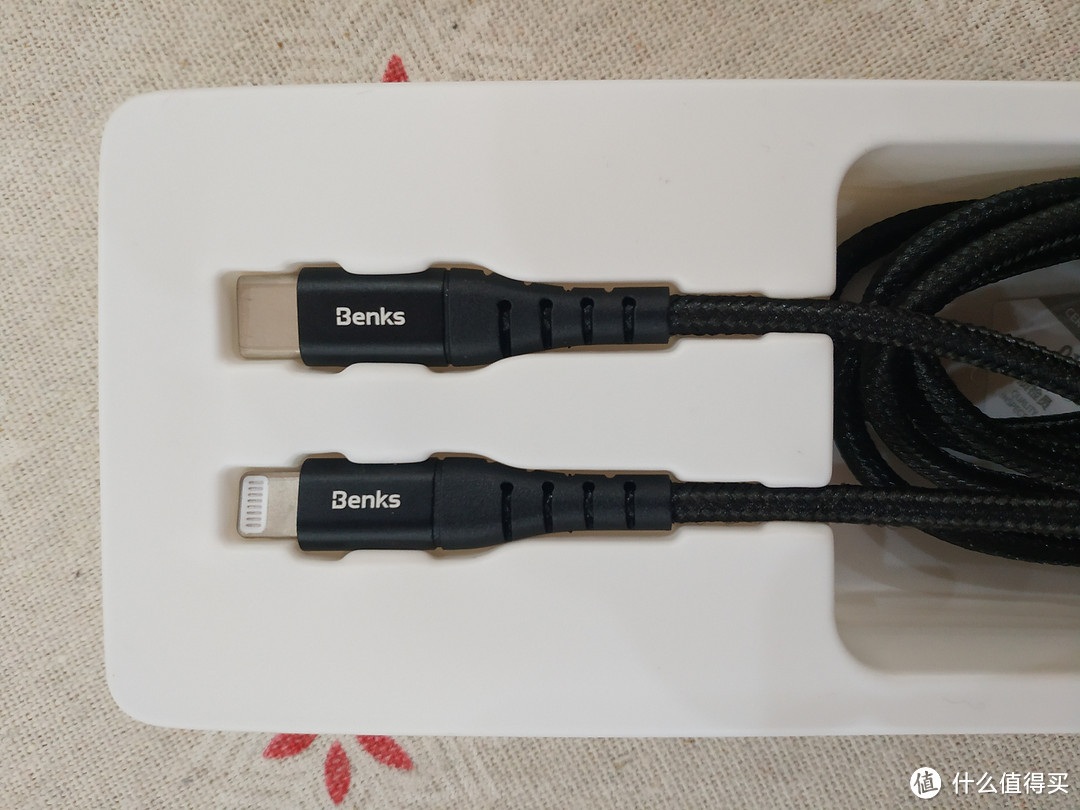 iPadAir3配件之邦克仕USB-C to Lightning数据线