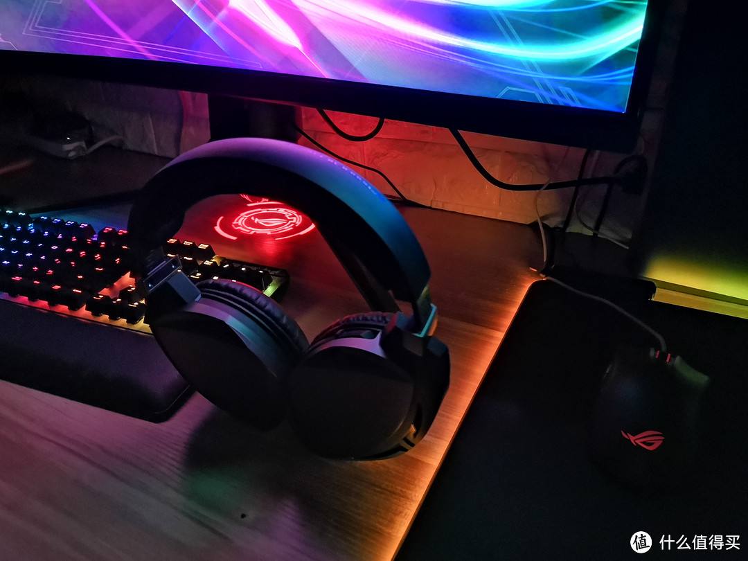 PC/PS4双平台战将：ROG STRIX FUSION WIRELESS无线游戏耳机评测