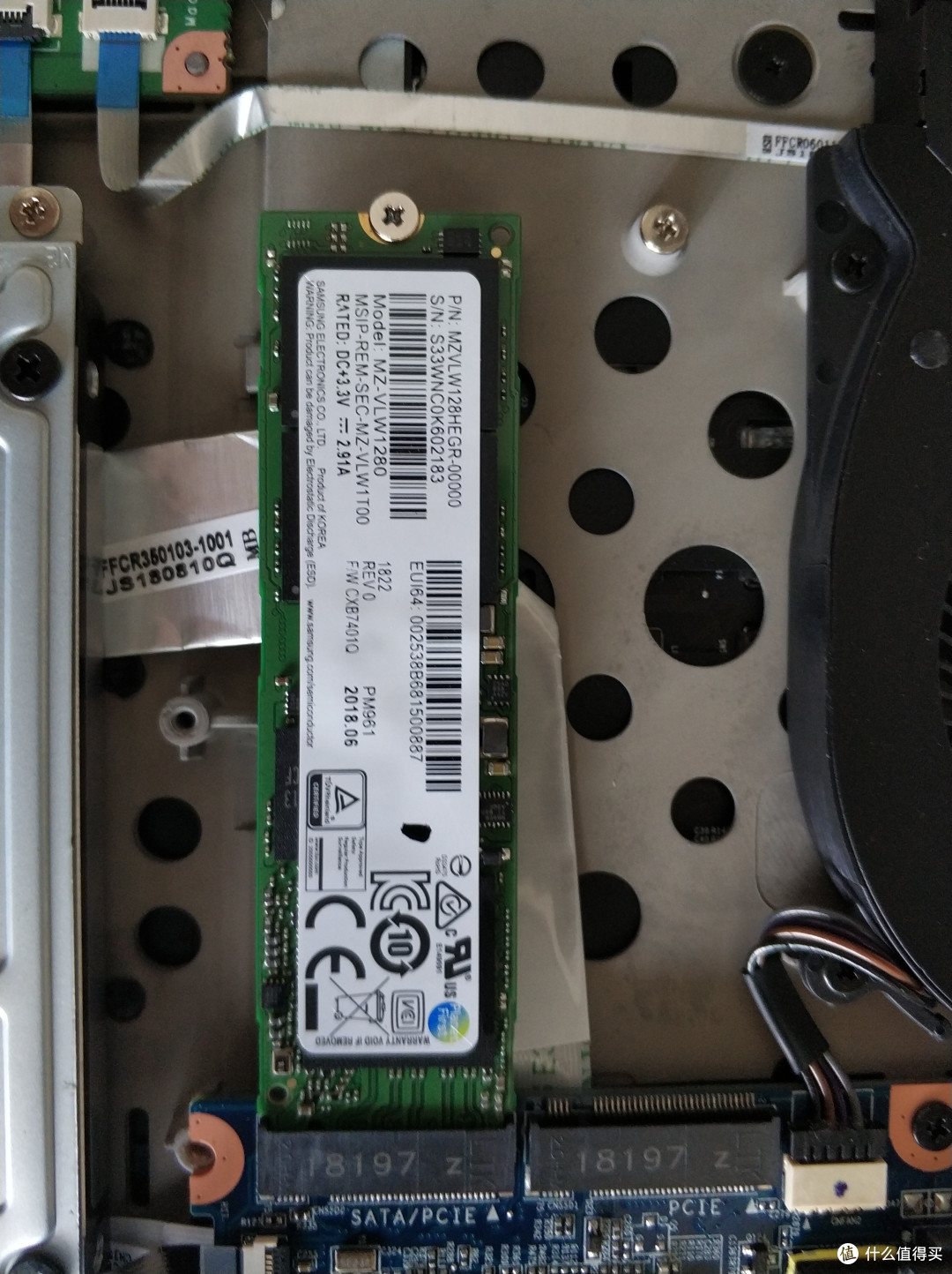 ↑X8Ti Plus的自带固态是128GB的三星pm961