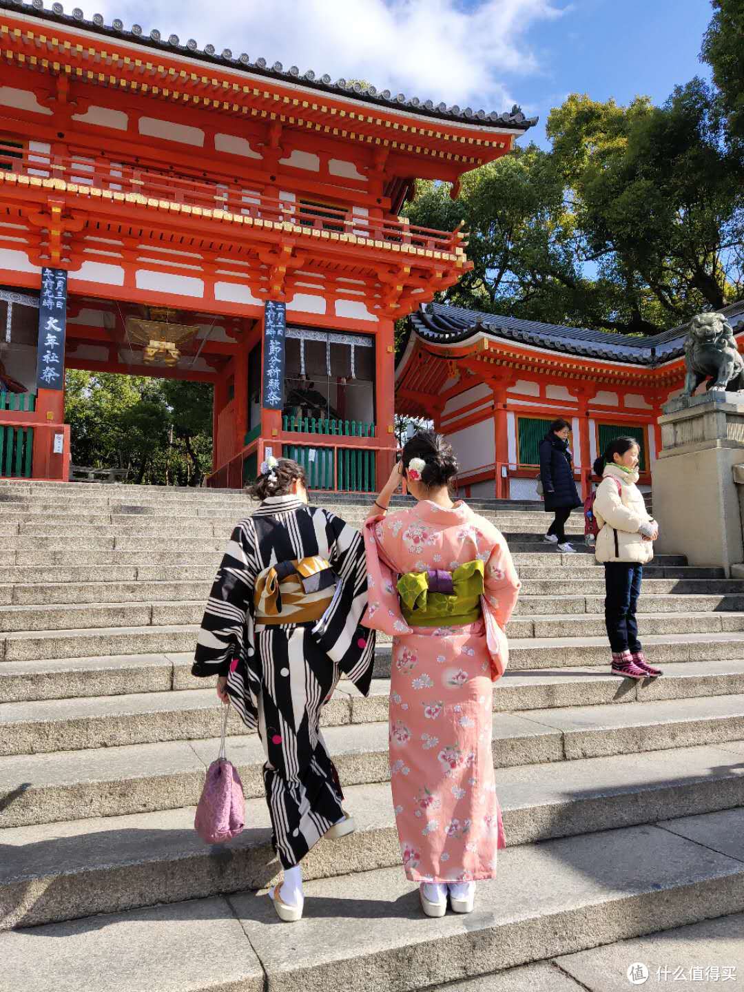 八坂神社门前的小姐姐