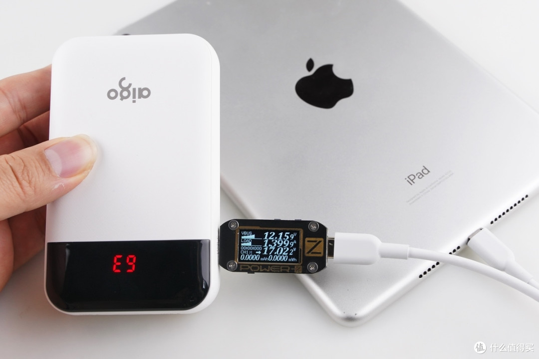 PD、PE、QC等多协议加持,aigo E10000PD数显快充移动电源评测