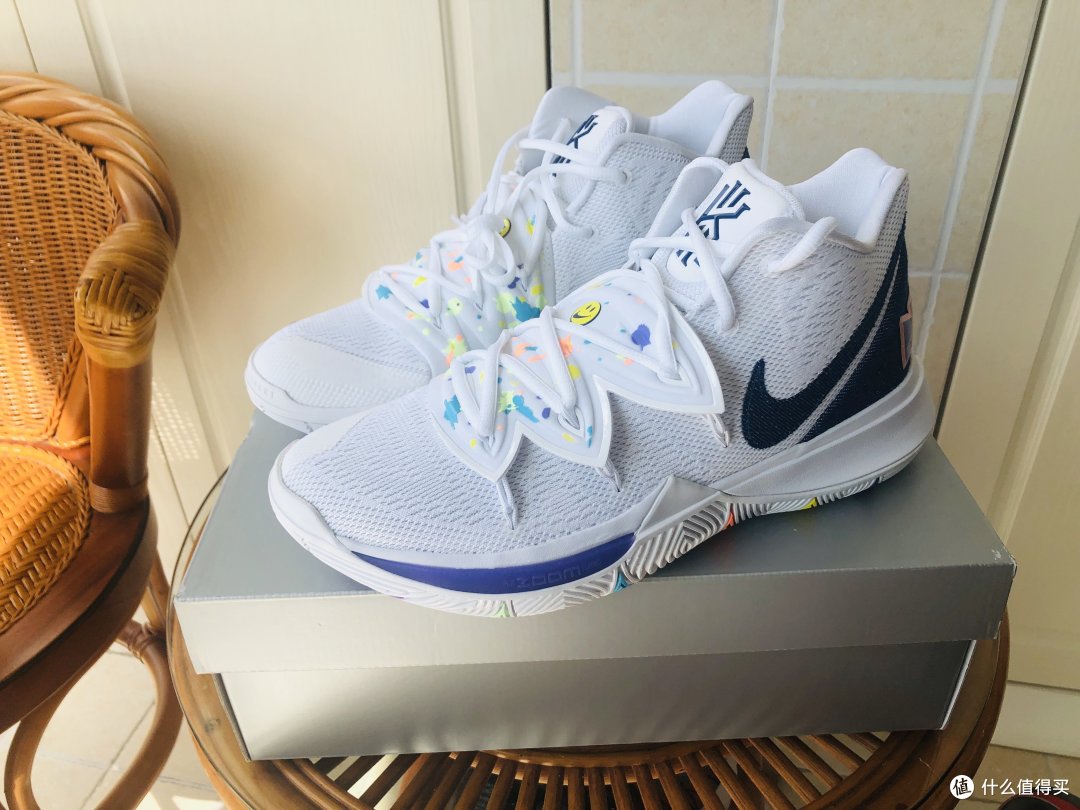 HAVE A NIKE DAY----kyrie 5 笑脸