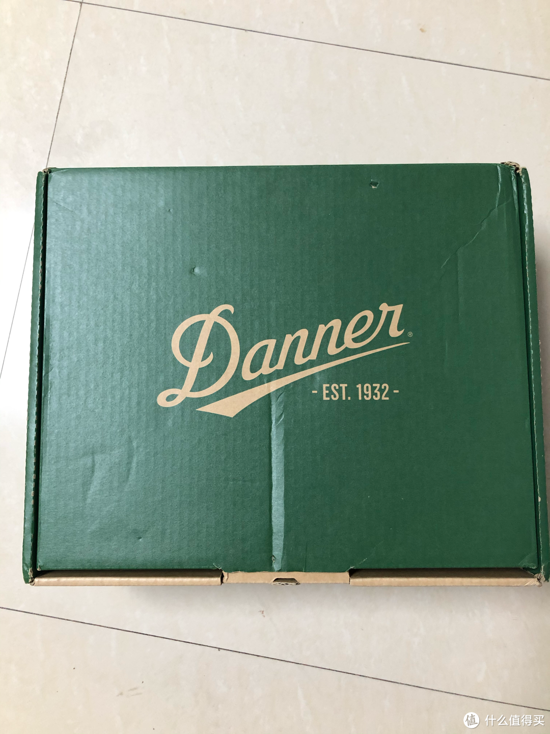 Danner的鞋盒非常结实，即便没有外箱，长途运输也没有损坏。