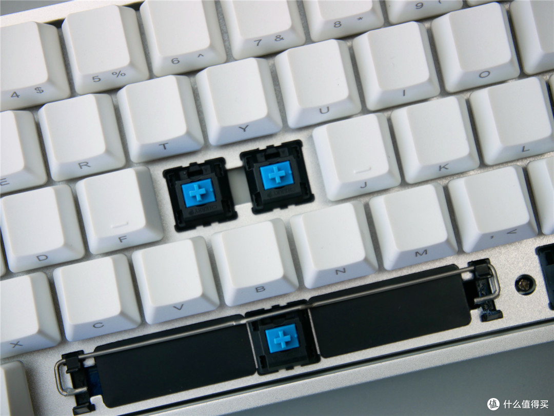 铝厂初体验——iQunix F60 蓝牙机械键盘