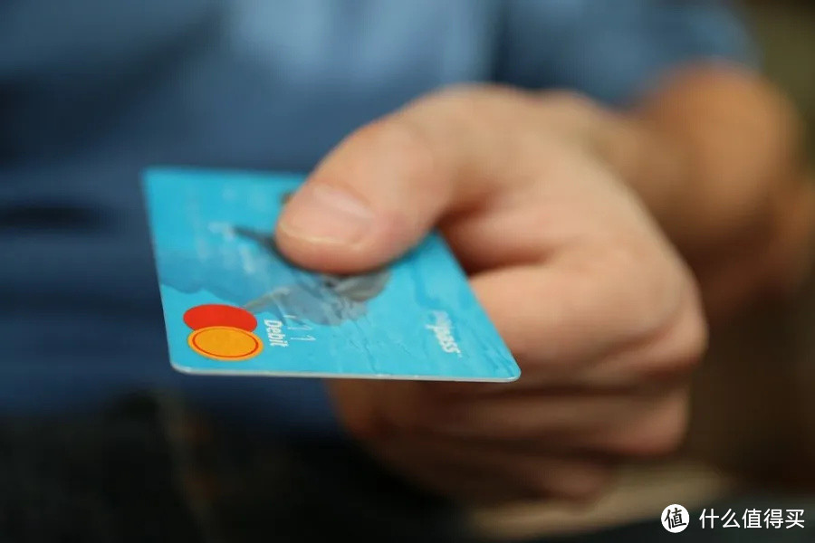 银行究竟是如何靠信用卡赚钱的？