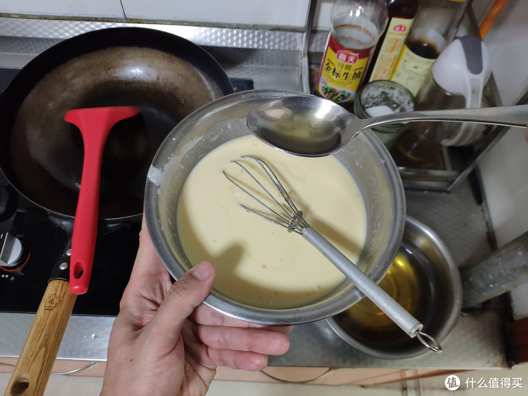 只有面粉和鸡蛋怎么做出食欲大开的早餐？摊出极致薄的鸡蛋饼的诀窍是什么？