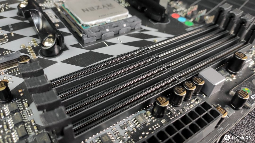 疫情在家折腾一下撼讯RX5600XT红龙，顺便与公版RX5700做下对比