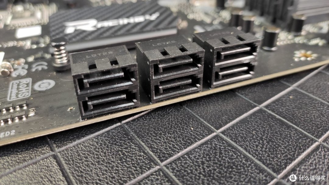 疫情在家折腾一下撼讯RX5600XT红龙，顺便与公版RX5700做下对比