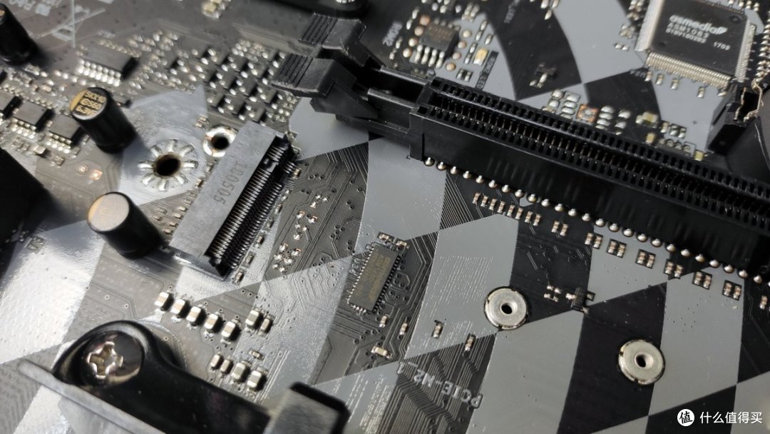 疫情在家折腾一下撼讯RX5600XT红龙，顺便与公版RX5700做下对比