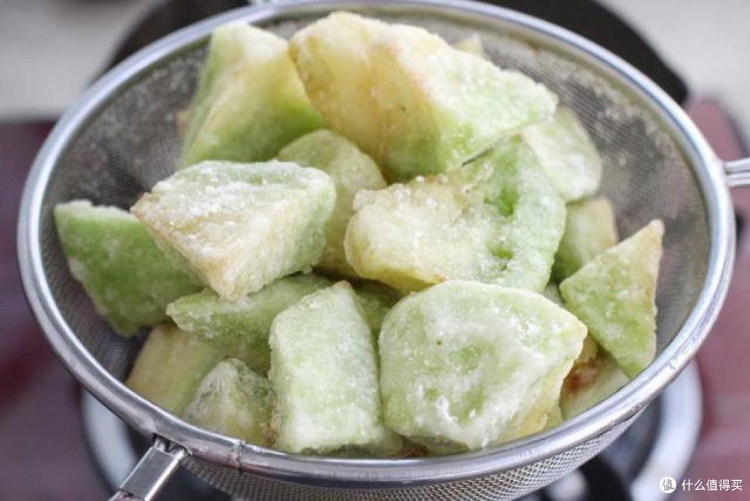 给老公带的爱心便当，色香味俱全量又足，网友称：你家有东北厨子