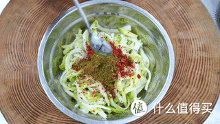 厨师长教你【凉拌菱角菜】的家常做法,口感爽脆,清新解腻