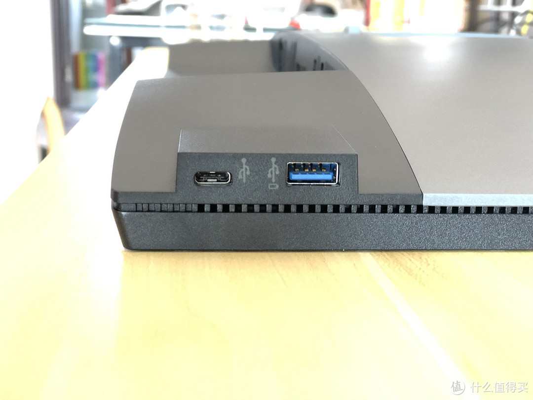 扔掉你的扩展坞—DELL U2720QM 4K 显示器开箱