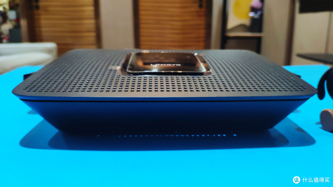 信号强速度快 领势MR8300三频路由器体验