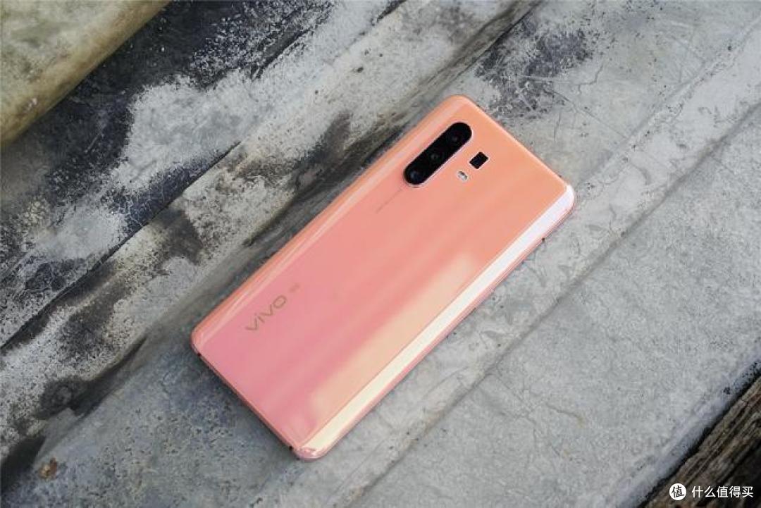 vivo X30 Pro:年末发布的这款手机带来了些什么