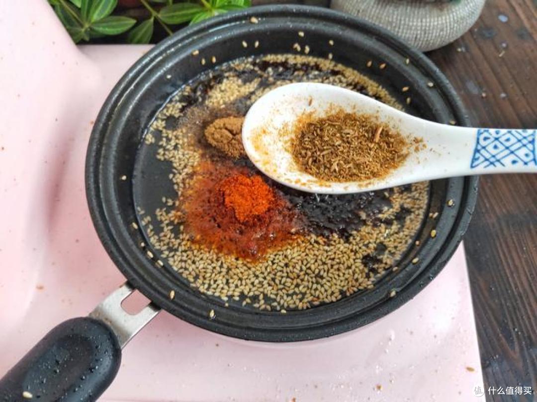 在家也可以做的街头小吃，百吃不厌，香辣美味，做法简单真解馋