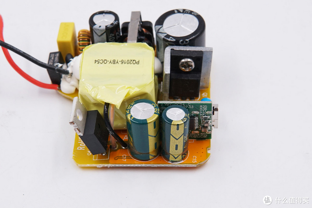 拆解报告:iWALK 30W USB PD快充充电器QC54