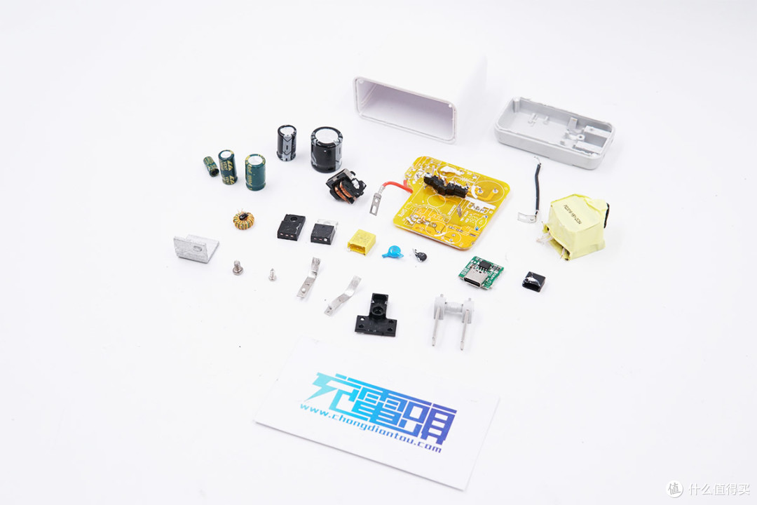 拆解报告:iWALK 30W USB PD快充充电器QC54