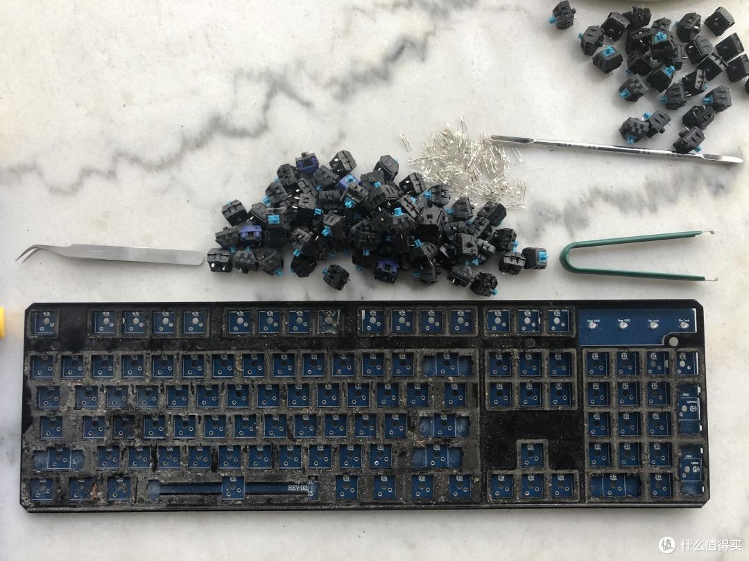年轻人的第一把机械键盘——60元的樱桃红轴工模键盘(网吧键盘翻新)