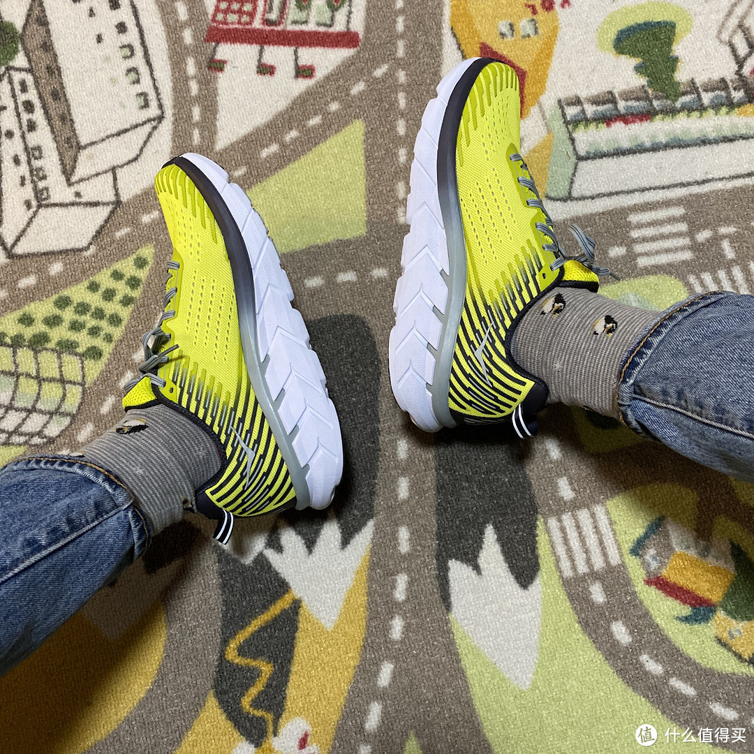 亮骚的厚底跑鞋Hoka One One Clifton 5