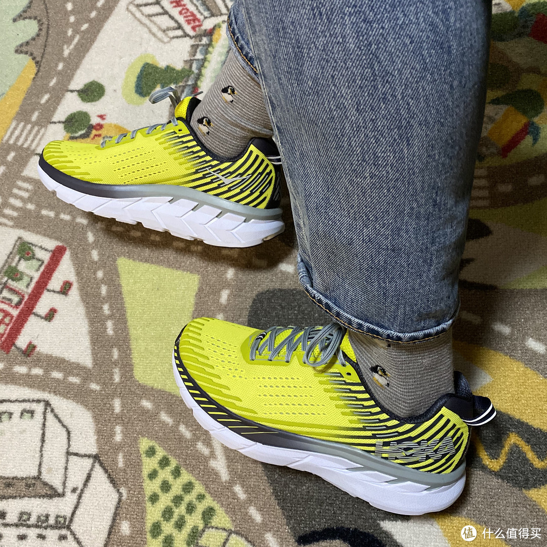 亮骚的厚底跑鞋Hoka One One Clifton 5