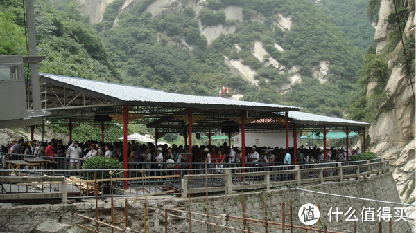 穿越人山人海，两姐妹“智取”华山