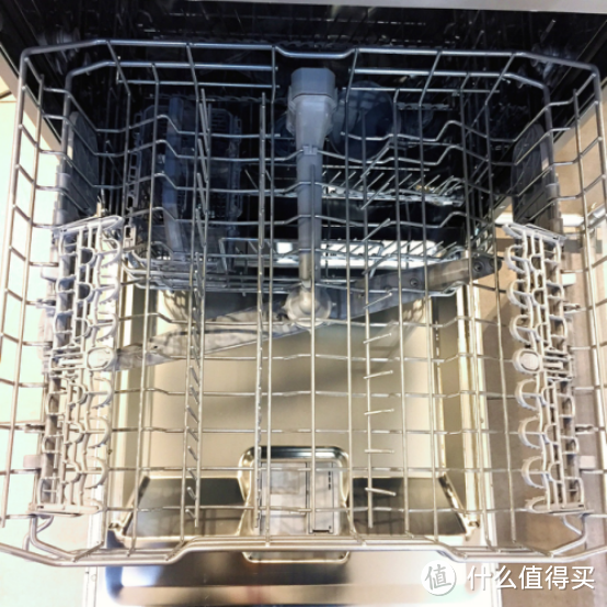开箱评测：意大利原装进口的洗碗机，自动开门能烘干吗？卫星喷淋有什么作用？