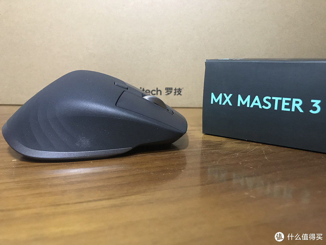 MX Master3右视图