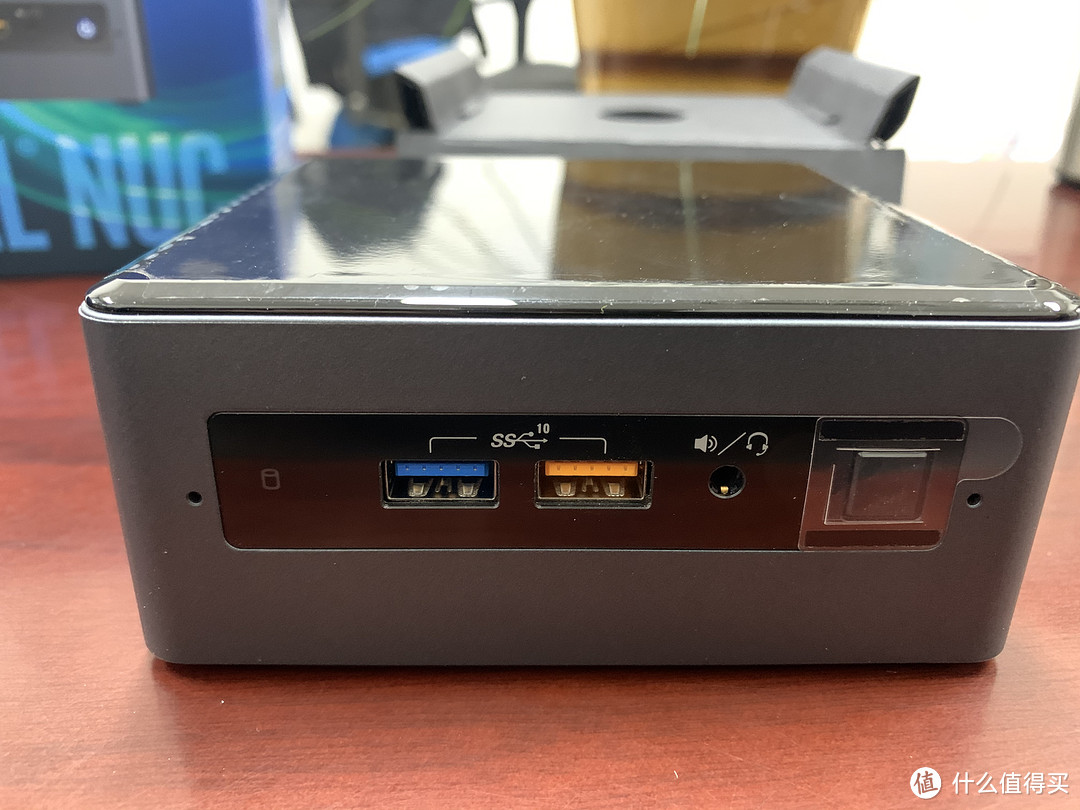 开箱 003：intel nuc8i5BEH组装、黑苹果体验及供电尝试 