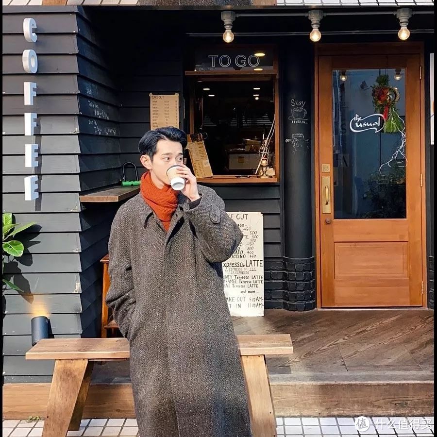 从未见过如此绅士又可爱的穿搭博主，堪称东京咖啡旅行活地图