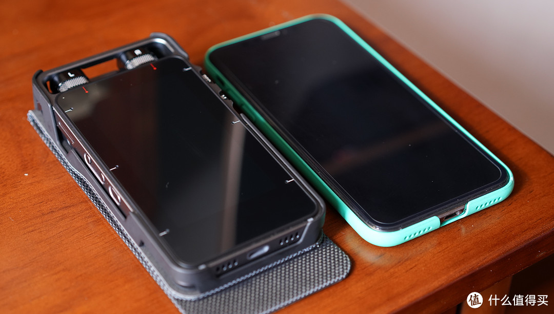 S1与iPhone X大小对比