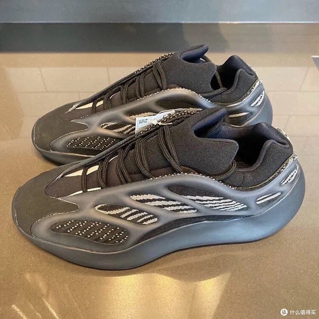 黑魂 700 V3 发售信息 & Supreme x Nike 联名官宣!